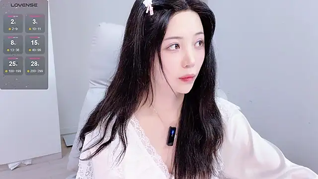 Snapshot of Amy-i chatting on June 20, 2026, 3:37 pm Amy-i online show from June 20, 2026, 3:37 pm