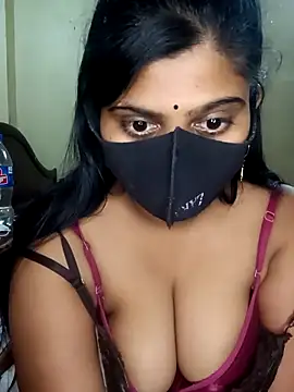 Snapshot of reena502 chatting on April 2, 2026, 4:32 am reena502 online show from April 2, 2026, 4:32 am