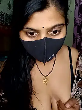 Snapshot of reena502 chatting on April 7, 2026, 10:37 am reena502 online show from April 7, 2026, 10:37 am