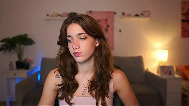 kissie cat online show from September 24, 2025, 6:22 pm