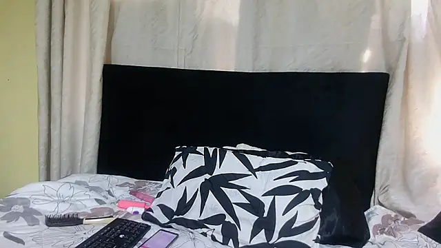ThiqueKitten online show from September 14, 2025, 8:24 am