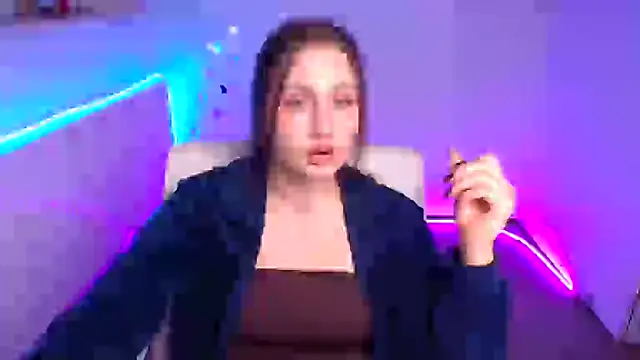 Snapshot of Stefanie_Sweet chatting on October 17, 2025, 11:35 am Stefanie Sweet online show from October 17, 2025, 11:35 am