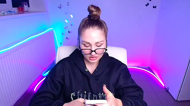 Snapshot of Stefanie_Sweet chatting on October 21, 2025, 11:55 am Stefanie Sweet online show from October 21, 2025, 11:55 am