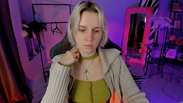 BethanyCloud online show from November 14, 2025, 2:32 am