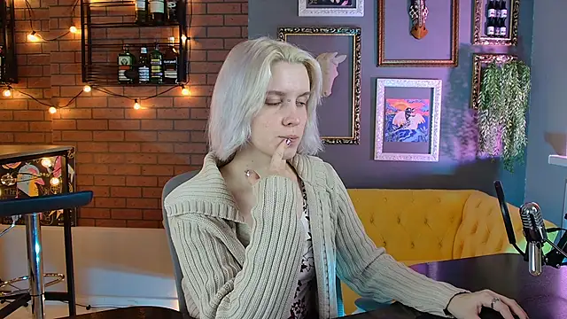 BethanyCloud online show from December 3, 2025, 2:19 am