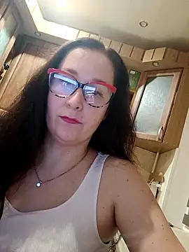 Snapshot of Amandda_ chatting on November 26, 2025, 6:42 pm Amandda online show from November 26, 2025, 6:42 pm