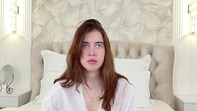 KimberlyBond online show from September 18, 2025, 3:14 pm