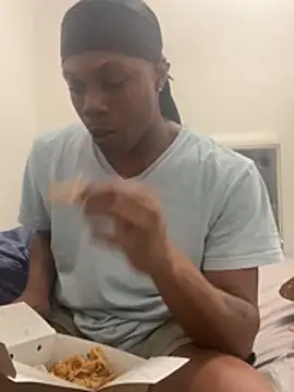 labishyoung25 online show from March 10, 2026, 4:06 am