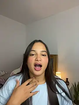 Andrea-Lu online show from February 12, 2026, 2:17 am