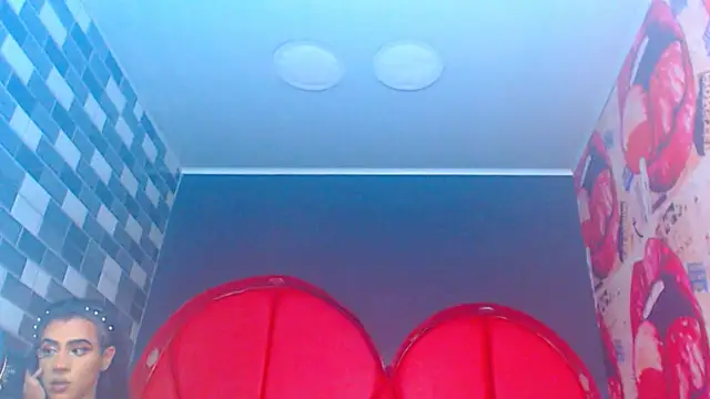 julessxcharlotte online show from February 5, 2026, 8:57 pm