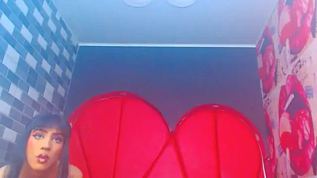 julessxcharlotte online show from February 6, 2026, 9:07 pm