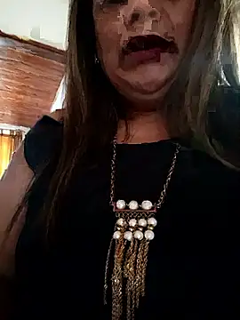 Mia-Glow online show from March 8, 2026, 2:32 pm