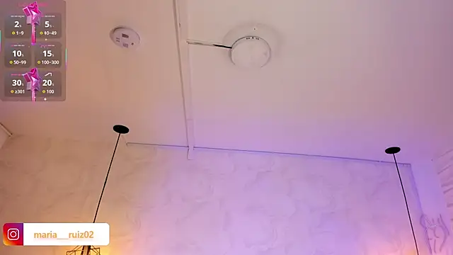 PAULETEJOHNSON online show from June 19, 2026, 2:49 am