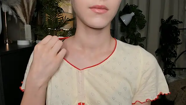 Snapshot of ChinBonnell chatting on September 20, 2025, 5:41 am ChinBonnell online show from September 20, 2025, 5:41 am