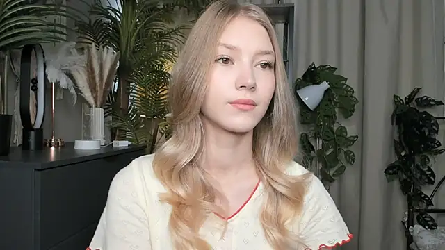 Snapshot of ChinBonnell chatting on September 26, 2025, 5:44 am ChinBonnell online show from September 26, 2025, 5:44 am