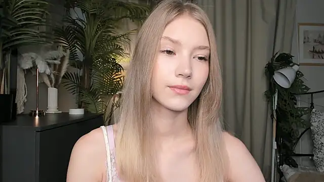 Snapshot of ChinBonnell chatting on October 23, 2025, 5:40 am ChinBonnell online show from October 23, 2025, 5:40 am