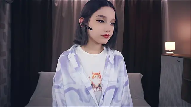 KelleLillie online show from September 11, 2025, 5:24 pm