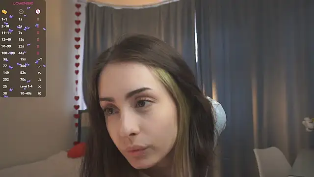 VernonKnapik online show from October 18, 2025, 10:27 am