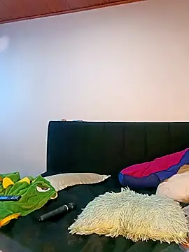 hotwife26 online show from December 3, 2025, 3:10 pm