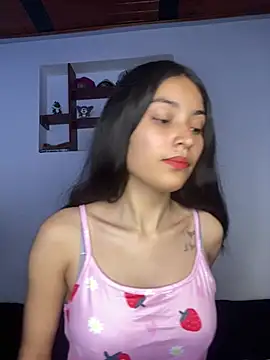 Snapshot of hotwife26 chatting on April 8, 2026, 7:03 pm hotwife26 online show from April 8, 2026, 7:03 pm