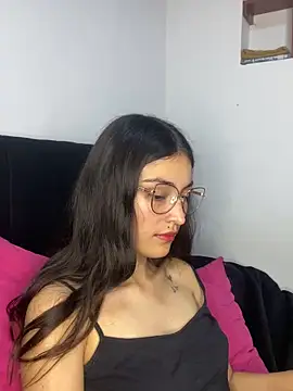 Snapshot of hotwife26 chatting on May 14, 2026, 5:25 am hotwife26 online show from May 14, 2026, 5:25 am
