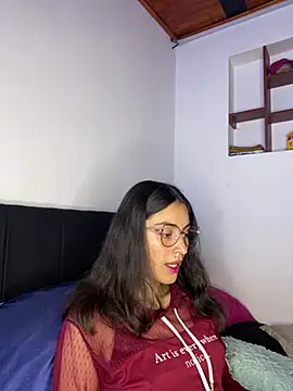hotwife26 online show from June 3, 2026, 4:12 pm
