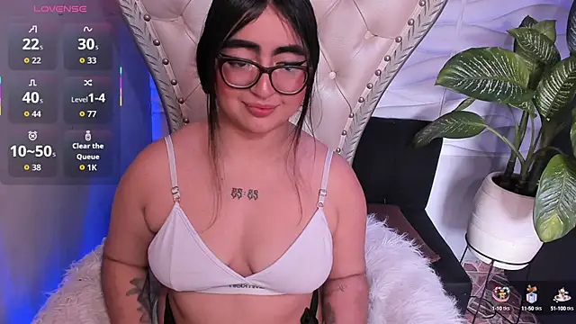 Snapshot of April__foxx chatting on September 19, 2025, 3:45 pm April  foxx online show from September 19, 2025, 3:45 pm