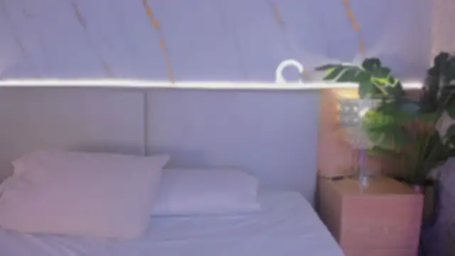 Snapshot of ChloeeMonroee chatting on October 14, 2025, 12:06 pm ChloeeMonroee online show from October 14, 2025, 12:06 pm