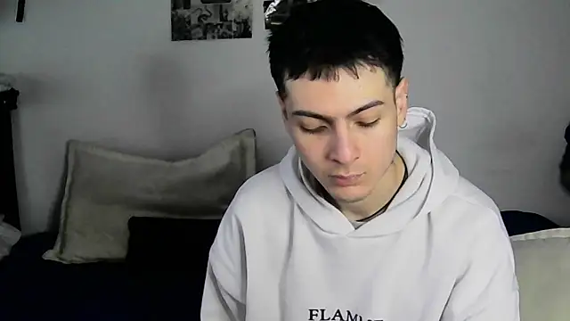 Dioniso guy8 online show from September 17, 2025, 12:40 pm