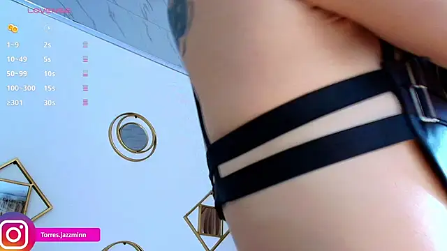 Jazmintorress online show from September 12, 2025, 1:11 pm