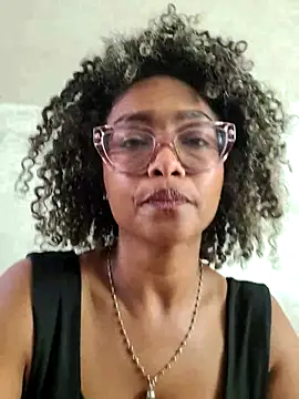 BiiancaEstradaa online show from June 25, 2026, 1:37 pm