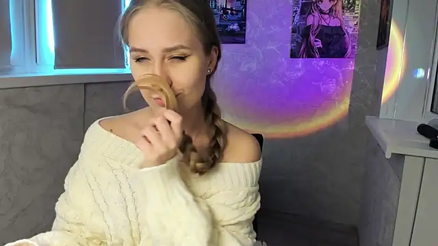 sofamuffin online show from February 8, 2026, 11:24 am