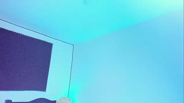 Snapshot of Ellope_ chatting on November 12, 2025, 10:09 pm Ellope online show from November 12, 2025, 10:09 pm