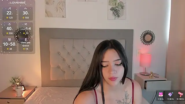 Snapshot of Seraphyne666 chatting on September 13, 2025, 11:43 am Seraphyne666 online show from September 13, 2025, 11:43 am