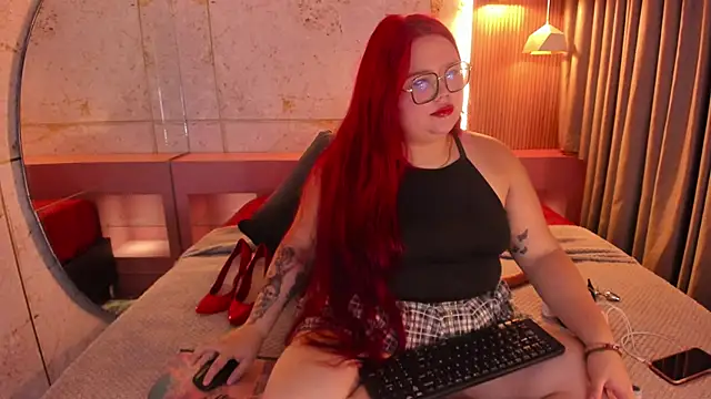 Lushi Love online show from May 4, 2026, 3:24 am