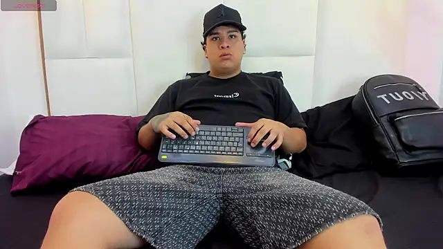 Snapshot of Naim_Bennetsex chatting on September 16, 2025, 5:25 pm Naim Bennetsex online show from September 16, 2025, 5:25 pm