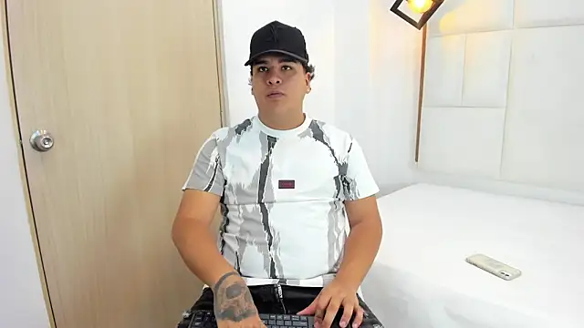 Snapshot of Naim_Bennetsex chatting on September 17, 2025, 4:08 pm Naim Bennetsex online show from September 17, 2025, 4:08 pm
