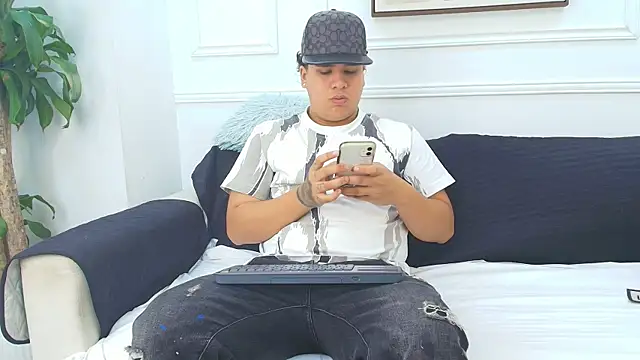 Snapshot of Naim_Bennetsex chatting on October 11, 2025, 6:28 pm Naim Bennetsex online show from October 11, 2025, 6:28 pm