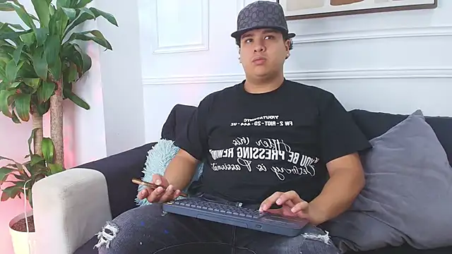 Snapshot of Naim_Bennetsex chatting on October 15, 2025, 6:30 pm Naim Bennetsex online show from October 15, 2025, 6:30 pm