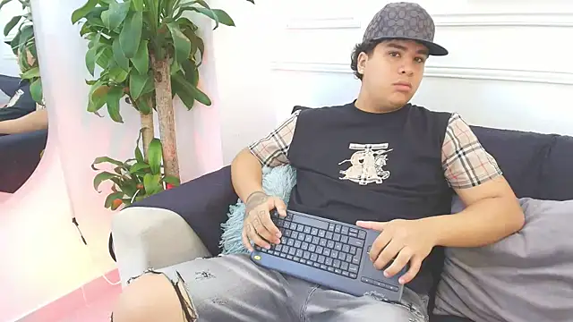 Snapshot of Naim_Bennetsex chatting on October 21, 2025, 6:41 pm Naim Bennetsex online show from October 21, 2025, 6:41 pm