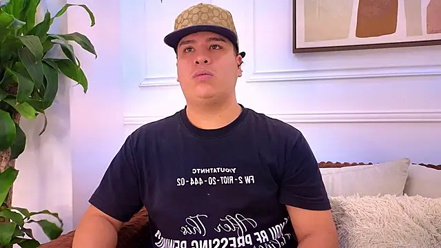 Naim Bennetsex online show from May 12, 2026, 6:38 pm