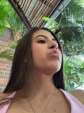 Snapshot of Lenapink19 chatting on October 3, 2025, 9:01 pm Lenapink19 online show from October 3, 2025, 9:01 pm