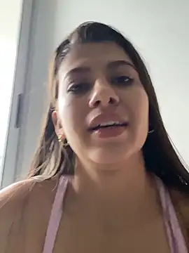 Snapshot of Lenapink19 chatting on October 28, 2025, 9:39 pm Lenapink19 online show from October 28, 2025, 9:39 pm