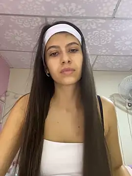 Lenapink19 online show from November 12, 2025, 9:25 pm