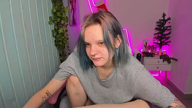 Elieiza xo online show from December 15, 2025, 9:13 am