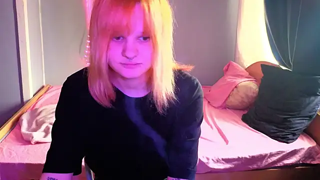 Elieiza xo online show from May 5, 2026, 9:28 am