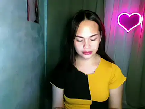 Snapshot of sweetsassyxx chatting on April 20, 2026, 6:20 pm sweetsassyxx online show from April 20, 2026, 6:20 pm