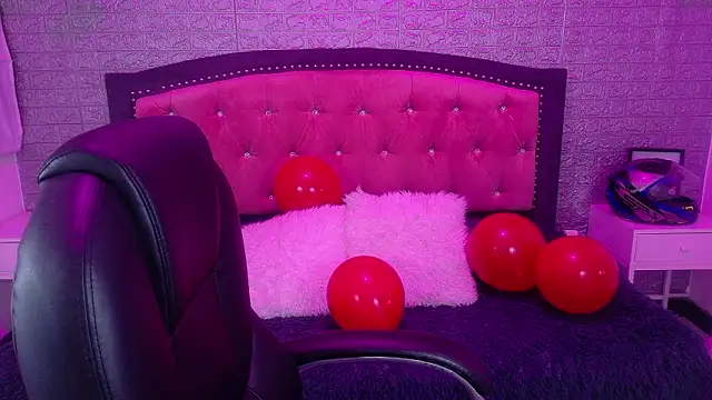 Natalie loffreda online show from February 20, 2026, 3:25 am