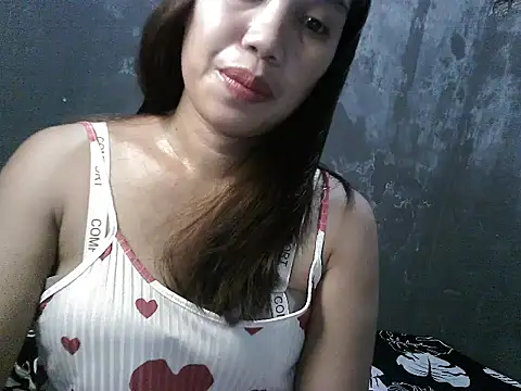 Snapshot of sweet_bunnie chatting on May 22, 2026, 6:35 pm sweet bunnie online show from May 22, 2026, 6:35 pm