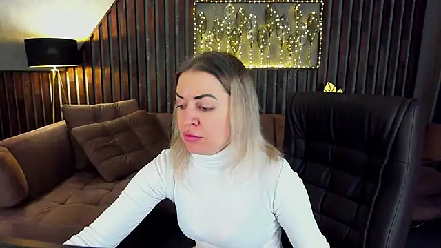 Snapshot of Anna_Snows chatting on March 13, 2026, 6:31 am Anna Snows online show from March 13, 2026, 6:31 am